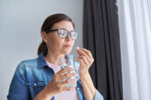 Florida woman takes supplement with water to improve her eye health